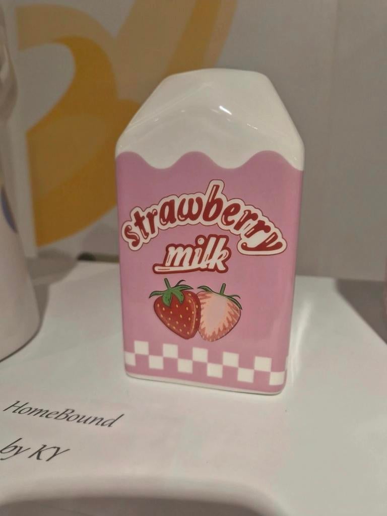Nieuwe Homebound Vaas - Strawberry Milk Design, Huis en Inrichting, Woonaccessoires | Vazen, Ophalen of Verzenden, Nieuw, Overige kleuren