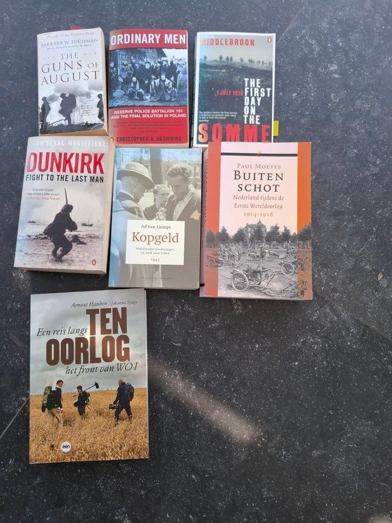 Verzameling boeken over oorlog, WOI en WOII, Ophalen of Verzenden, Voor 1940, Gelezen, Algemeen