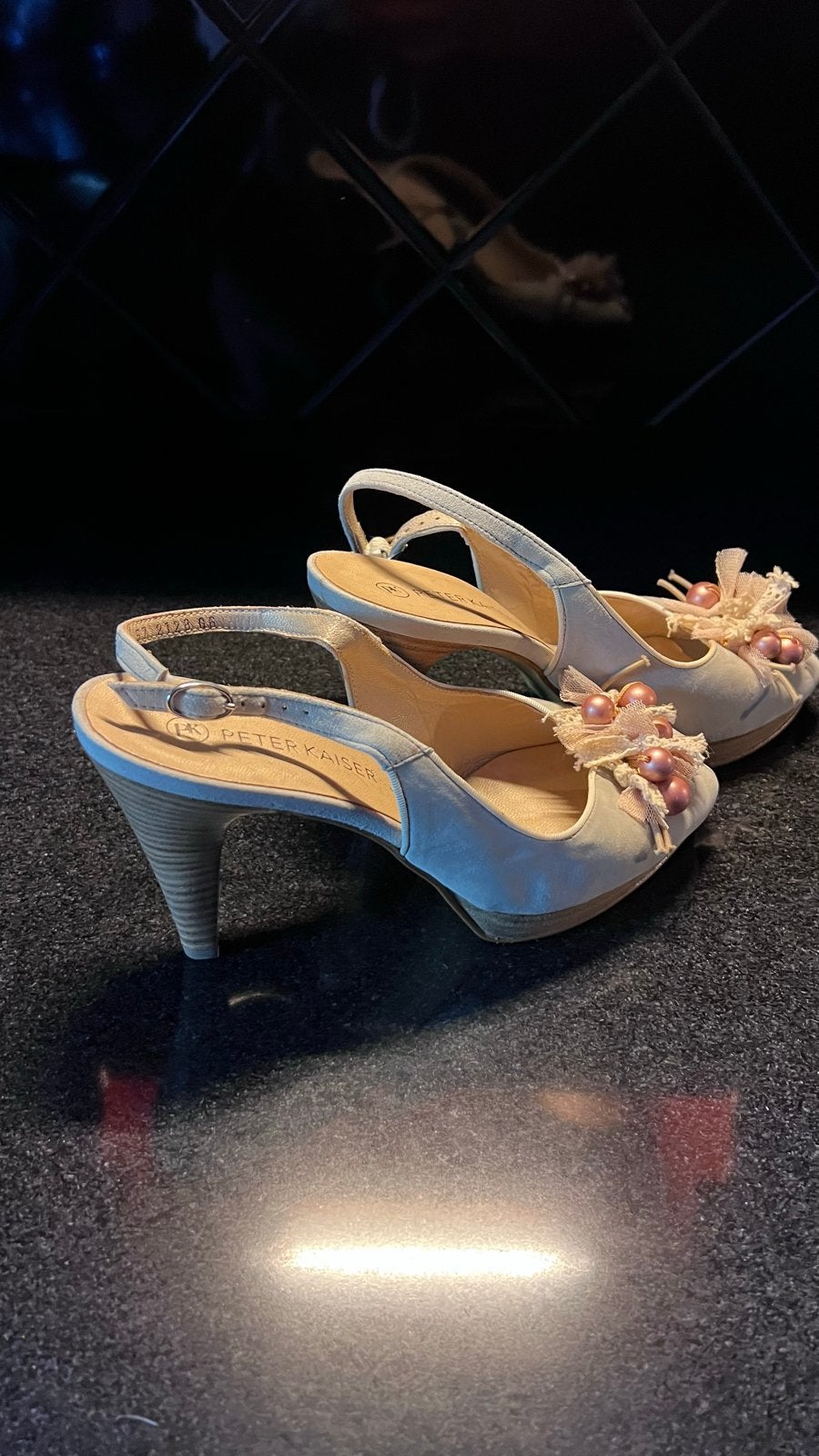 Peter Kaiser Slingback Pumps met Parels - Maat 38, Kleding | Dames, Ophalen of Verzenden, Zo goed als nieuw, Beige, Pumps