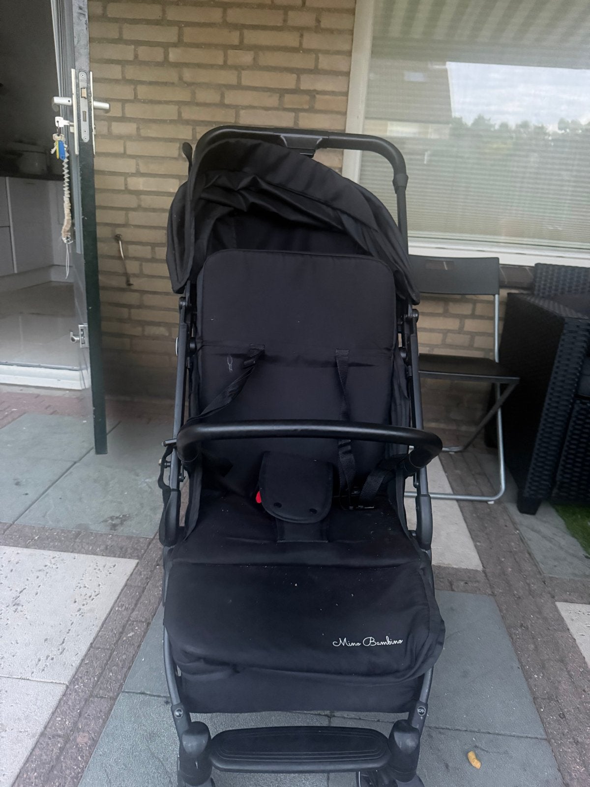 Mina Bambina buggy - Zwart, compact en verstelbaar, Kinderen en Baby's, Buggy's, Ophalen, Gebruikt, Overige merken, Verstelbare rugleuning