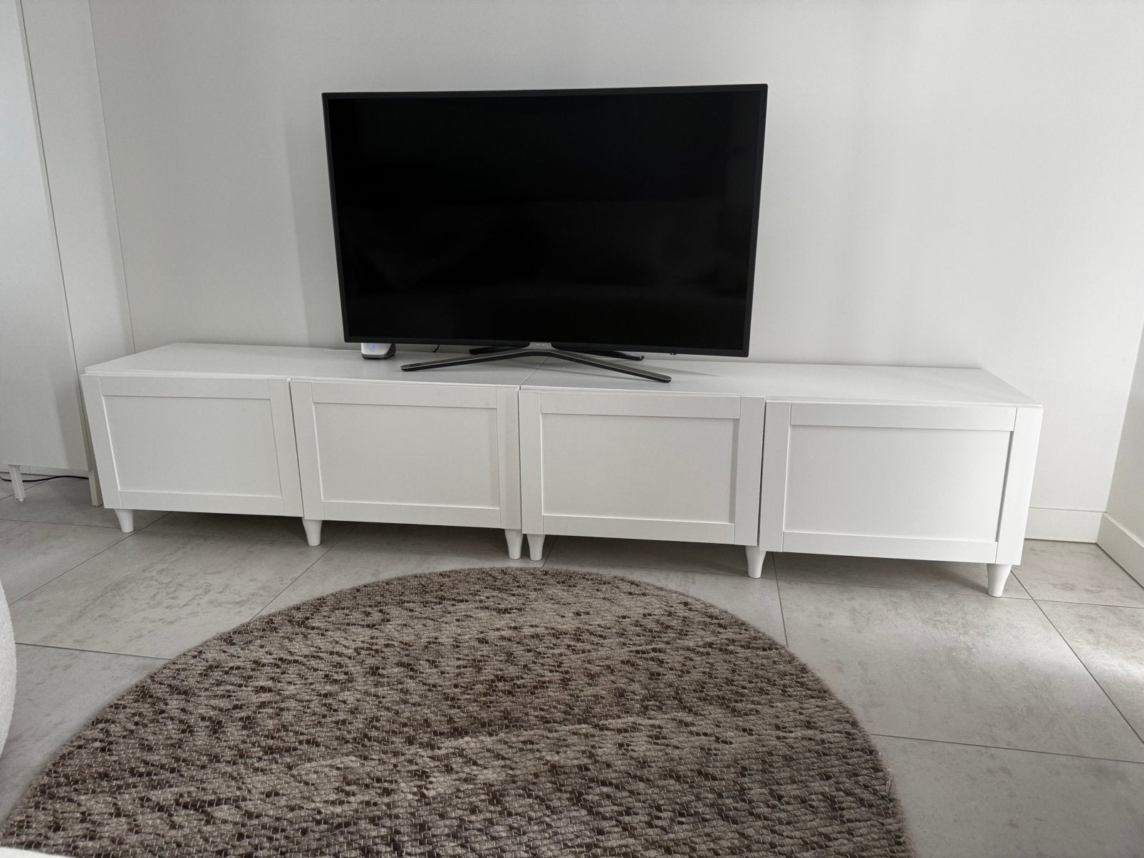 Ikea besta tv meubel met hanviken deurtjes, Ophalen, Zo goed als nieuw, 25 tot 50 cm, Minder dan 100 cm