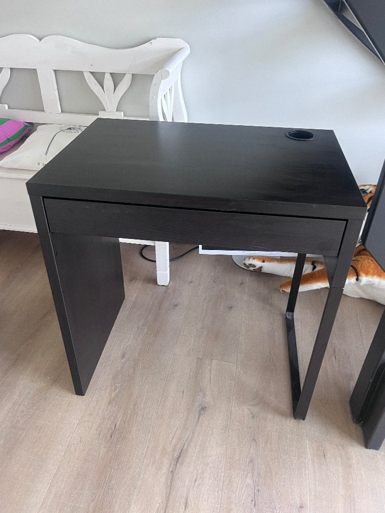 Bureau klein <1 mtr, Ophalen, Gebruikt