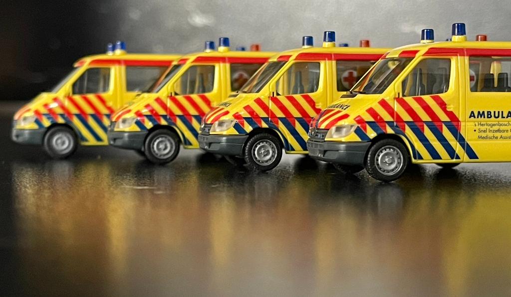 Ambu-1671: NL-Ambulance MB-Sprinter [1], Ophalen of Verzenden, Nieuw, Auto, Herpa