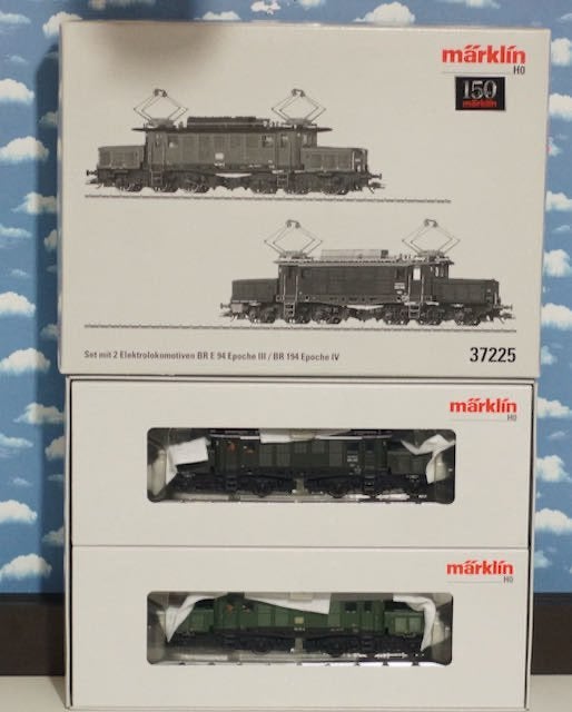 Märklin H0 37225 Set mit 2 E-Loks BR E94 + 194 - 150 Jahre O, Wisselstroom, Treinset, Nieuw, Ophalen of Verzenden