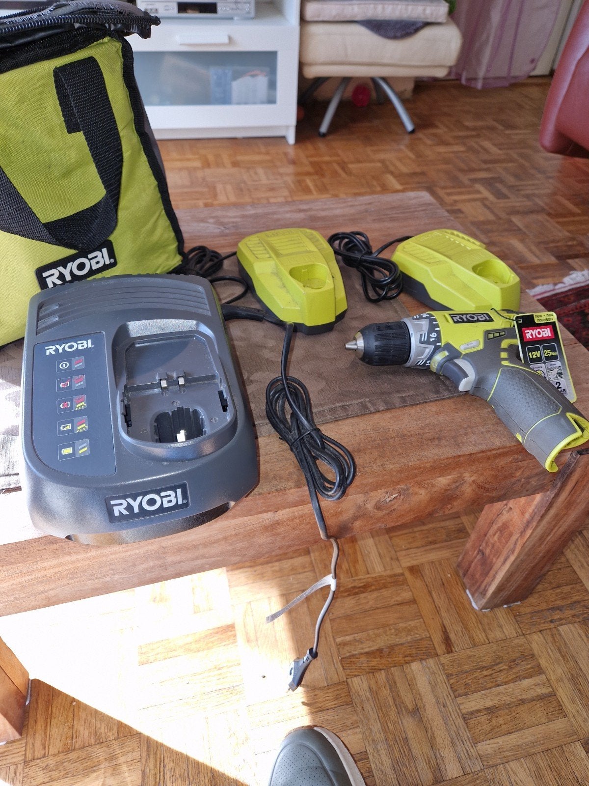 Ryobi Accuboormachine 12V met laders en tas