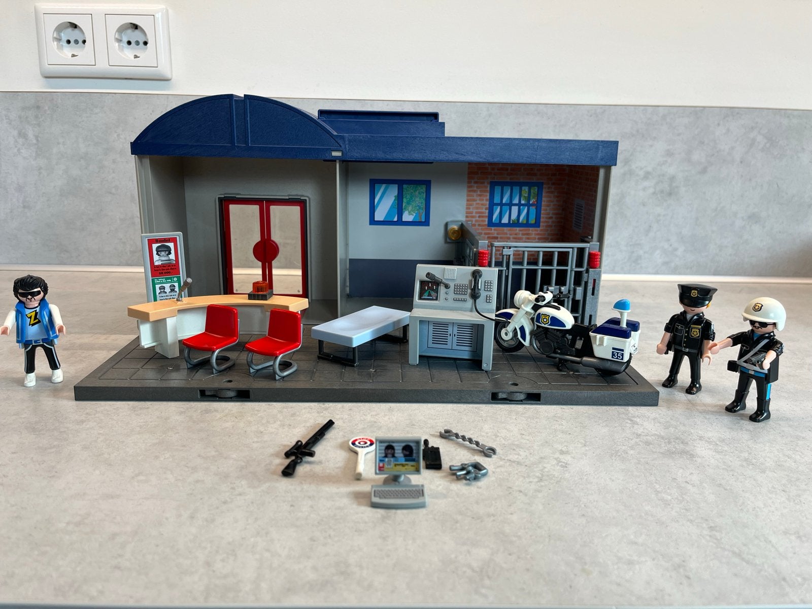 Playmobil Meeneem Politiebureau met accessoires, Gebruikt, Gebouw, Complete set, Ophalen of Verzenden