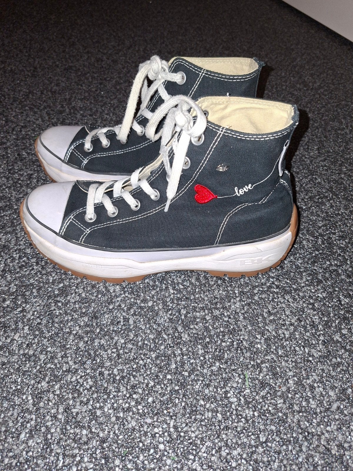 Zwarte hoge sneakers met rood hartje - MT 41, Ophalen, Gedragen, Rood, Sneakers of Gympen