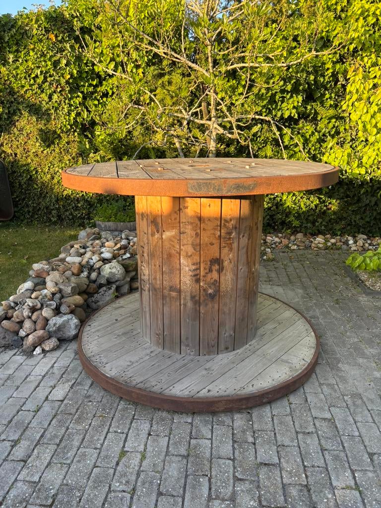 Haspel / tuin (sta) terrastafel, Tuin en Terras, Tuintafels, Ophalen, Zo goed als nieuw, Rond, Hout