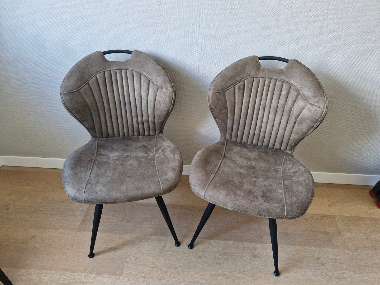 Twee eetkamer stoelen olijfgroen, Huis en Inrichting, Stoelen, Ophalen, Gebruikt, Twee, Overige kleuren