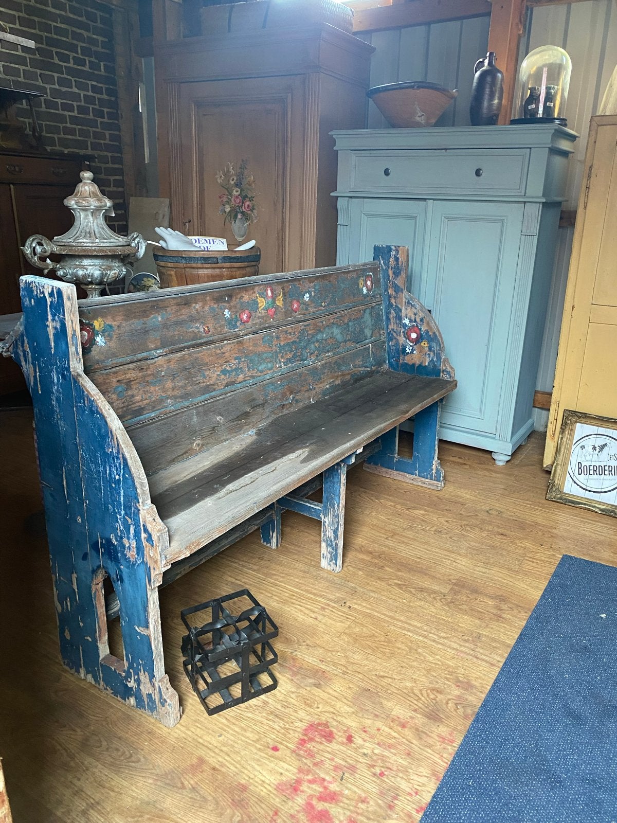 Mooie houten sleetse bank met beschilderingen, Ophalen