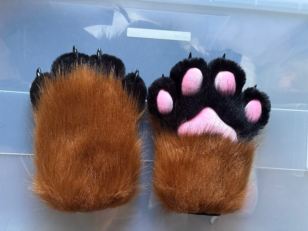 Fursuit handpaws, Hobby en Vrije tijd, Ophalen of Verzenden, Zo goed als nieuw, Overige typen