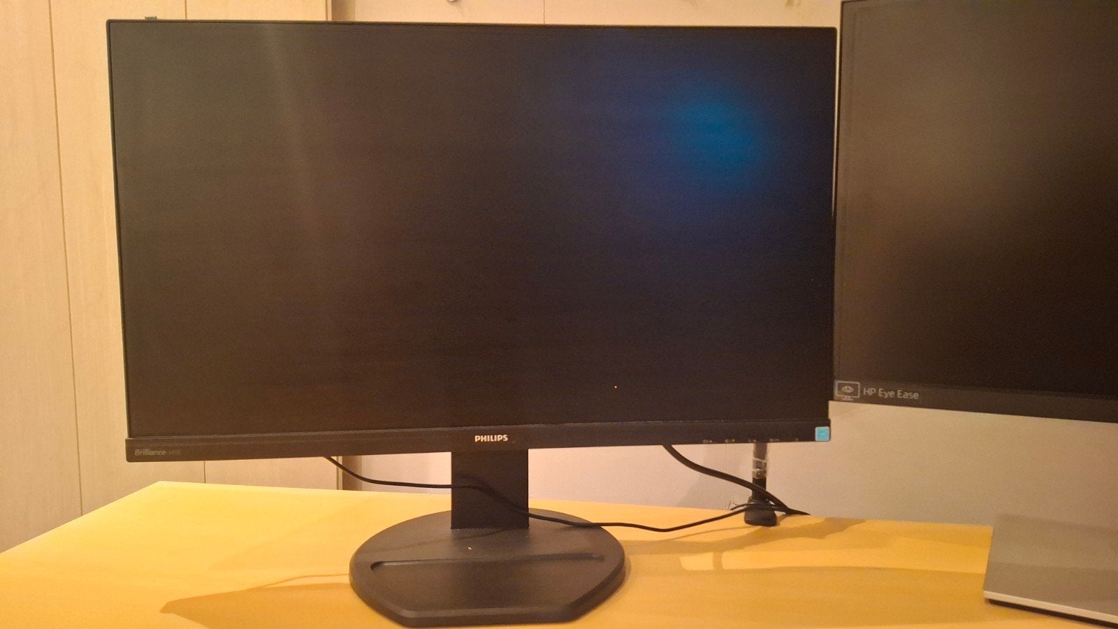 Philips 241B7 en HP E24 G4 monitoren, Ophalen, IPS, In hoogte verstelbaar, Full HD