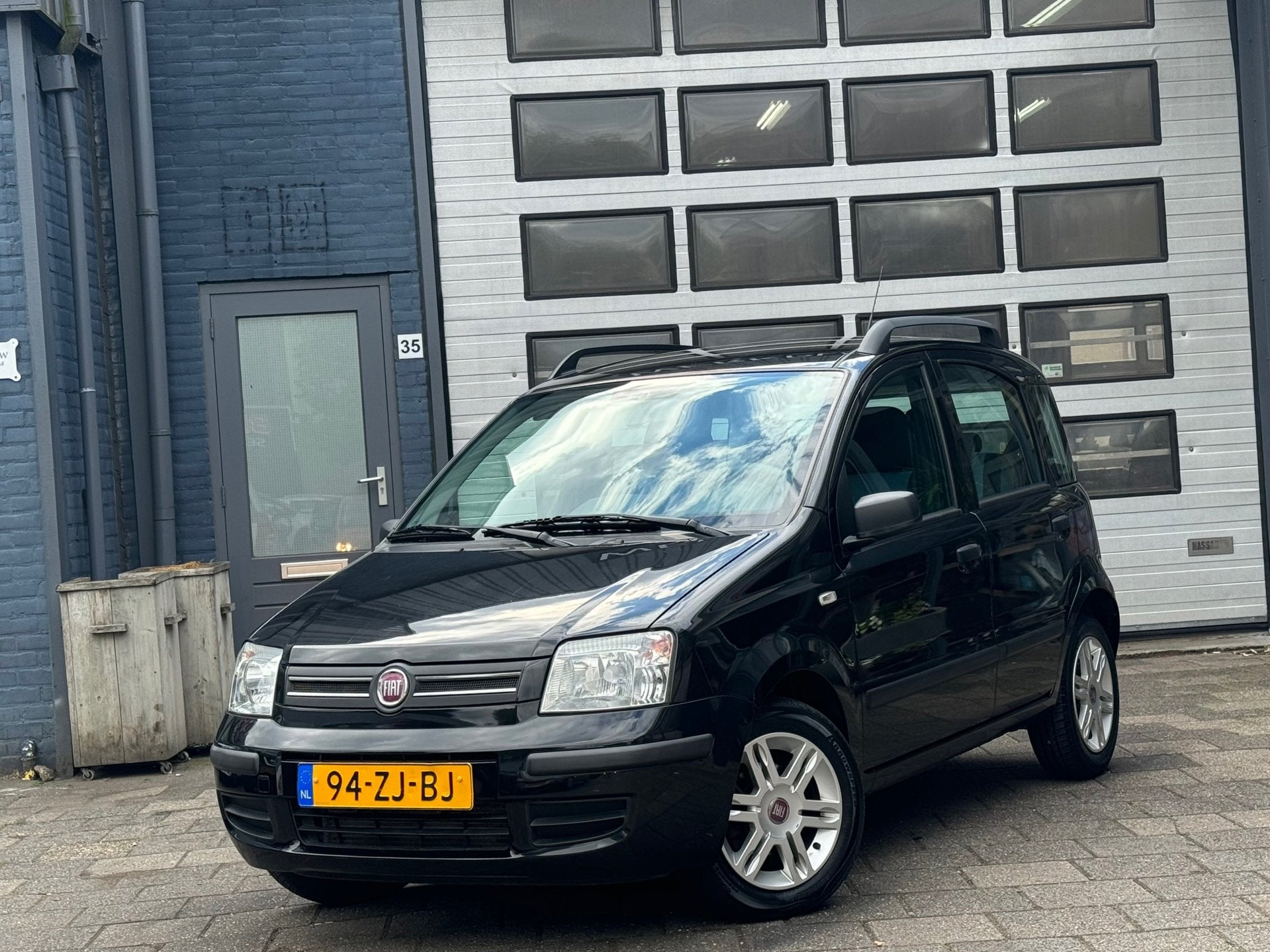 Fiat Panda 1.2 Emotion | Airco | PDC | LMV | 42000 KM N.A.P, Auto's, Voorwielaandrijving, Gebruikt, Zwart, Origineel Nederlands