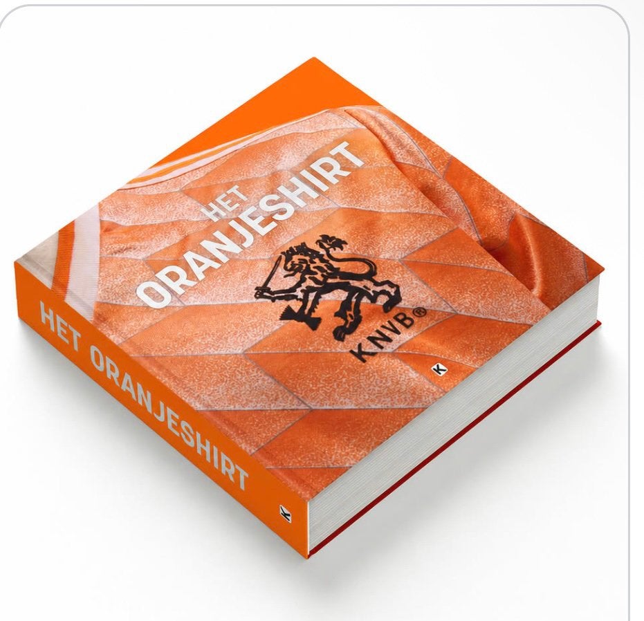 Het oranje shirt boek match worn, Verzamelen, Ophalen of Verzenden, Zo goed als nieuw, Shirt