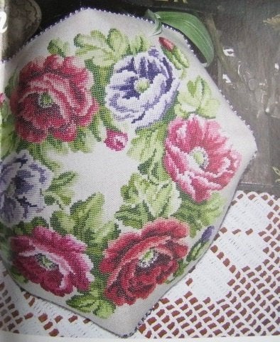 Borduurpatroon  Bloemen op kussen   nr 7716, Verzenden, Nieuw, Handborduren, Patroon