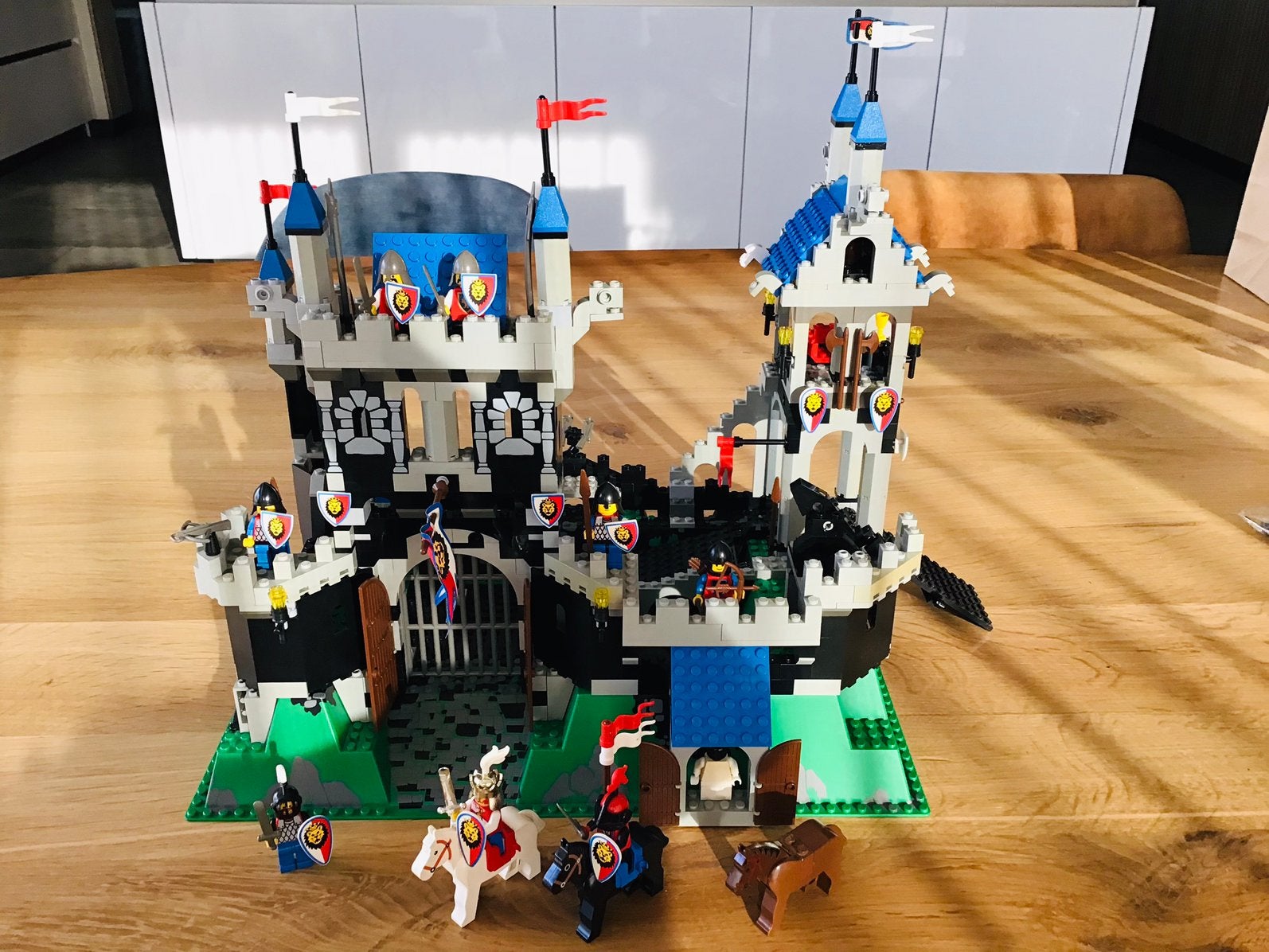 LEGO castle 6090, Royal Knights castle, Compleet, Lego, Ophalen of Verzenden, Zo goed als nieuw