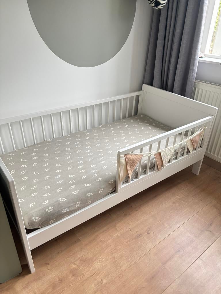 Peuter bed, Kinderen en Baby's, Kinderkamer | Bedden, Ophalen, 70 tot 85 cm, 140 tot 160 cm, Zo goed als nieuw