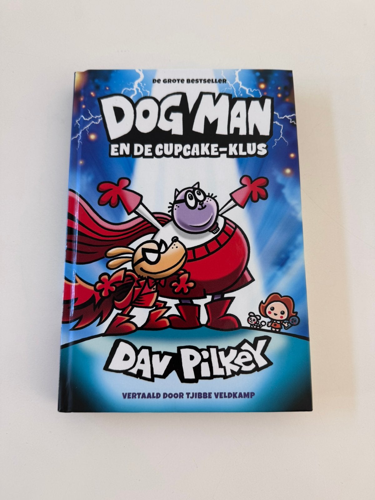 Dog Man en de Cupcake-klus, Boeken, Ophalen of Verzenden, Zo goed als nieuw, Cartoons