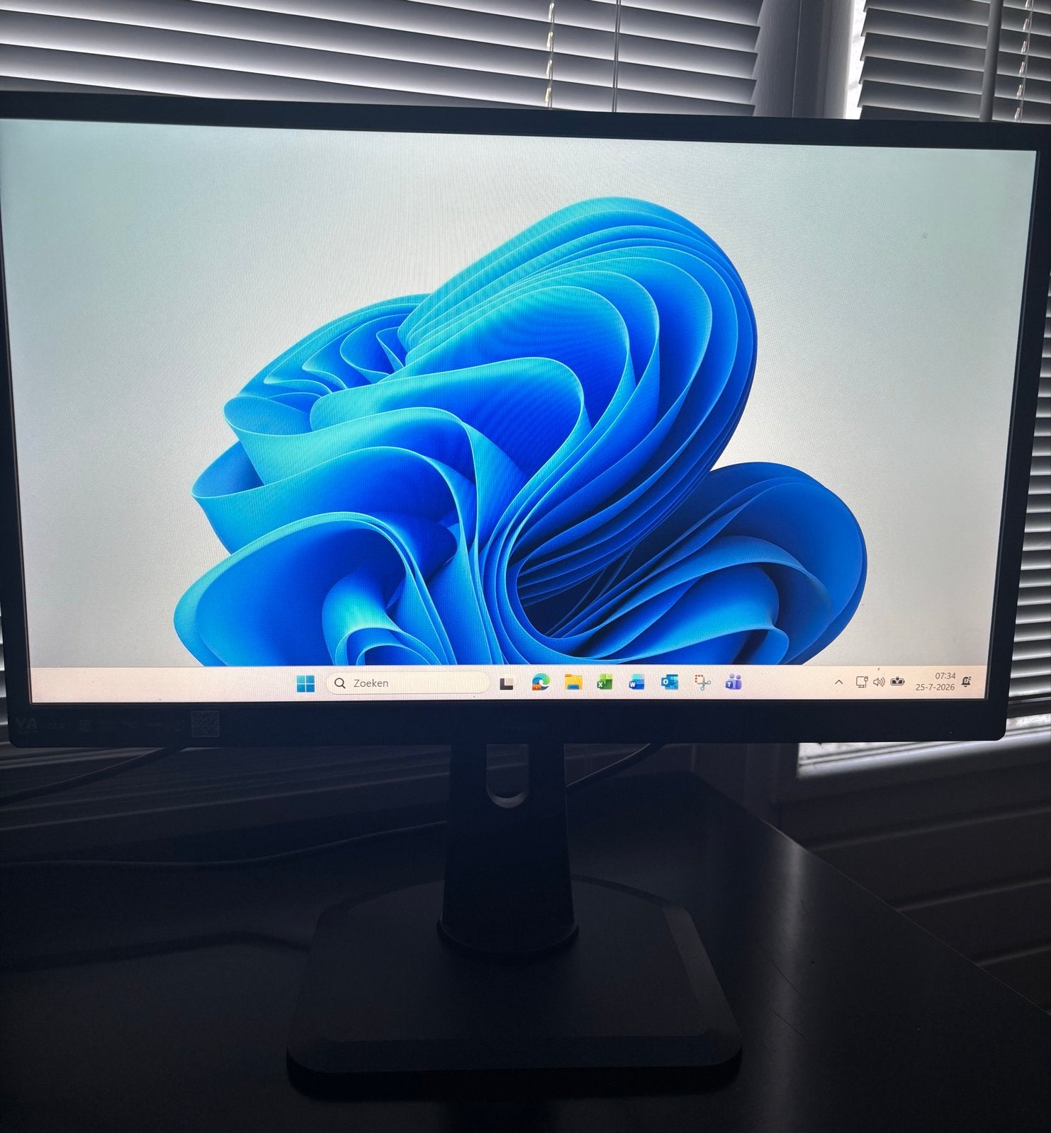 iiyama ProLite XB2483HSU 23.8 inch Full HD Monitor, 3 tot 5 ms, In hoogte verstelbaar, VA, Full HD