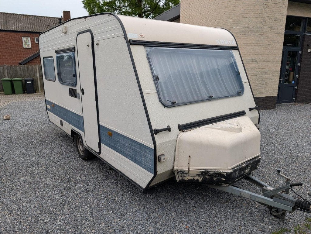 Adria Caravan, Standaardzit, Koelkast, Omvormbare zithoek, Particulier
