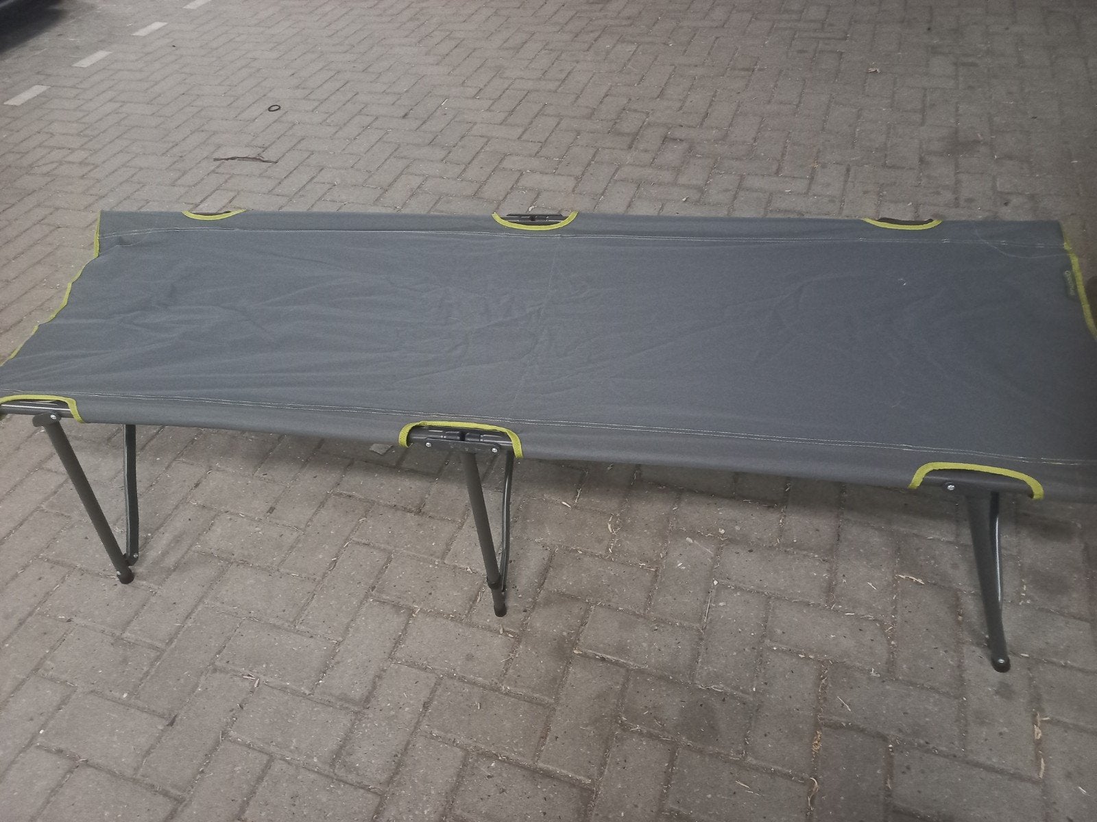 Quecha opvouwbaar veldbed - Ideaal voor kamperen of logees, Caravans en Kamperen, Ophalen of Verzenden, Zo goed als nieuw