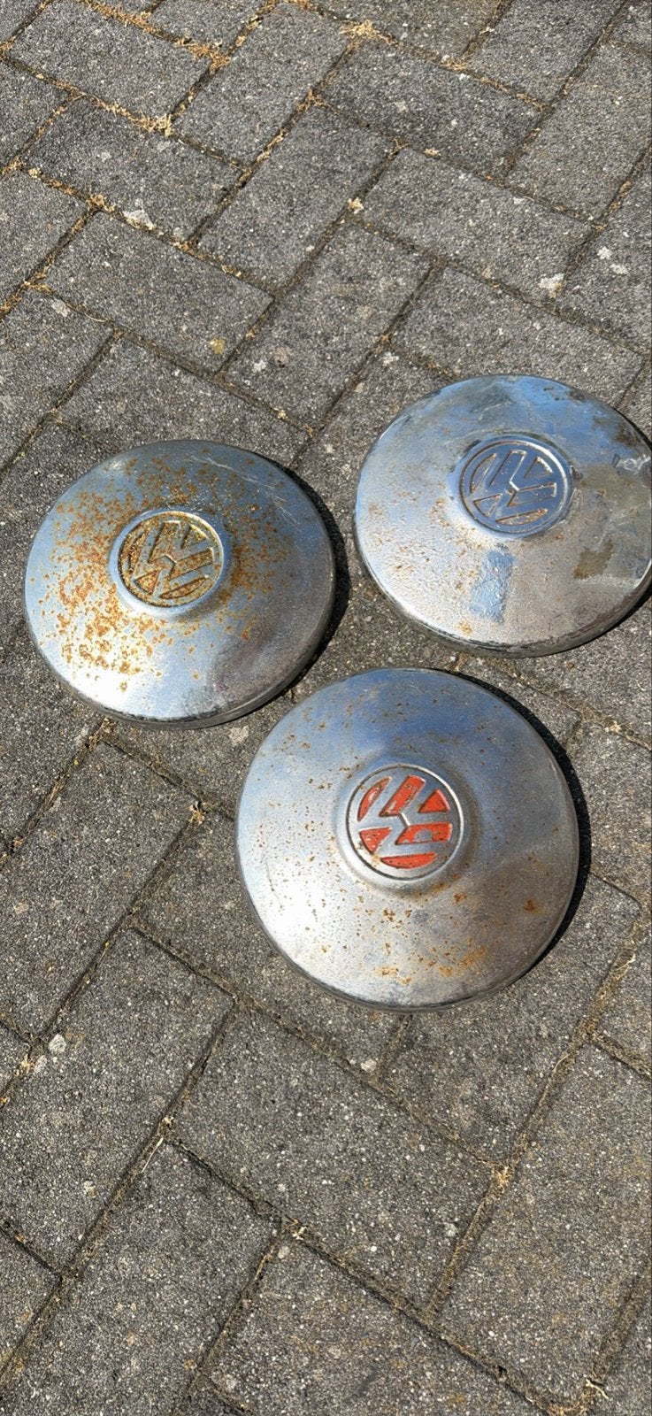 3 originele VW wieldoppen - poetsbeurt nodig, Ophalen of Verzenden, Gebruikt