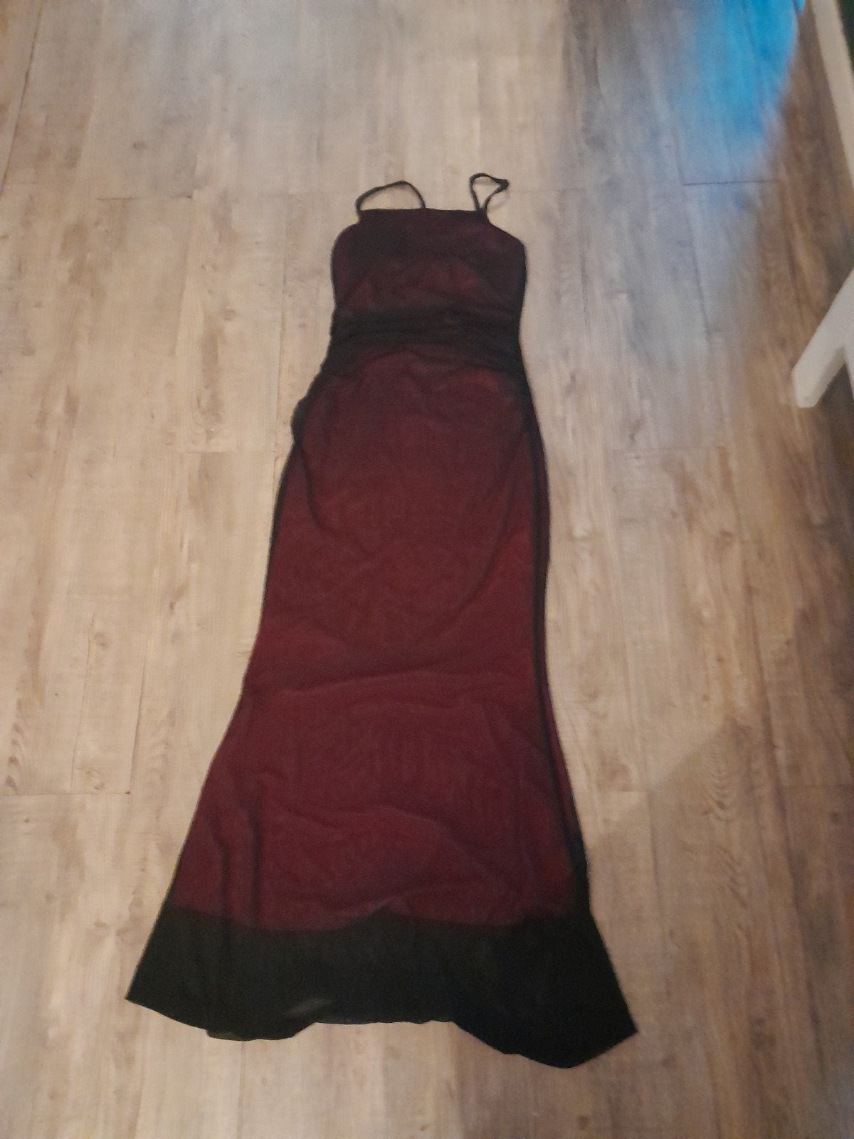 mooie avondjurk S feestjurk jurk zwart met roze onderjurk, Ophalen of Verzenden, Zo goed als nieuw, Zwart, Onder de knie