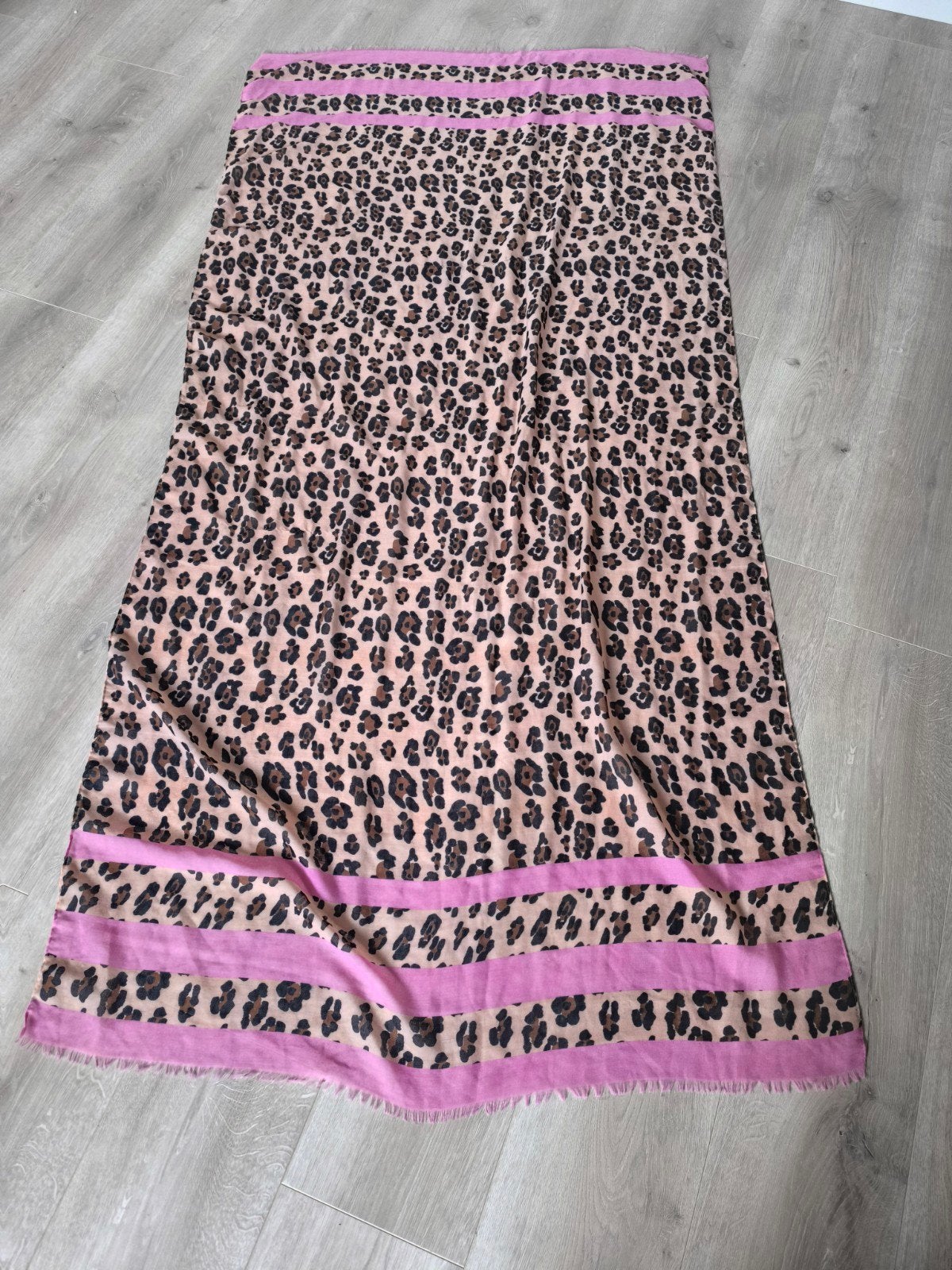Te koop: sjaal, Kleding | Dames, Mutsen, Sjaals en Handschoenen, Ophalen, Zo goed als nieuw, Maat 46/48 (XL) of groter, Sjaal