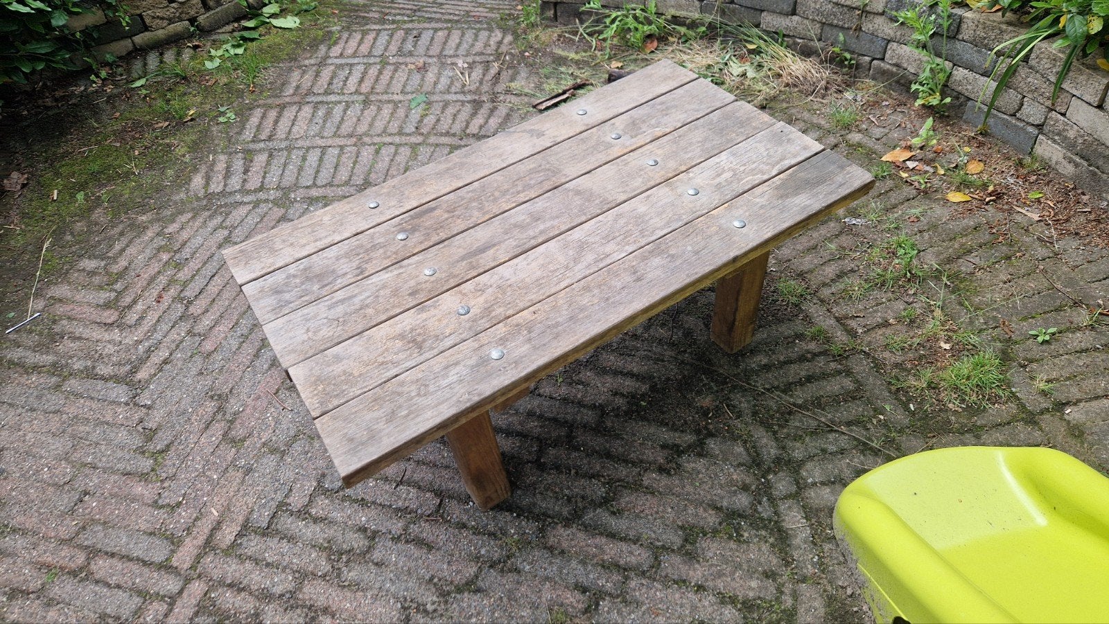 Robuuste houten tafel voor buiten 56x100cm, Ophalen, Gebruikt, 50 tot 100 cm, 50 tot 100 cm