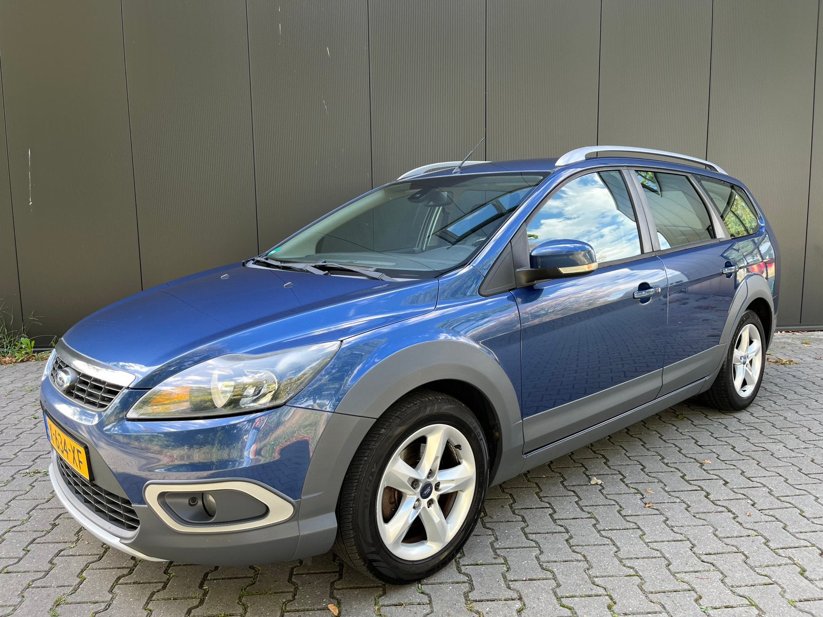Ford Focus X-Road 1.6 16V. Airco. electr. ramen. Touchscreen, Auto's, 4 cilinders, 100 pk, 49 €/maand, Handgeschakeld