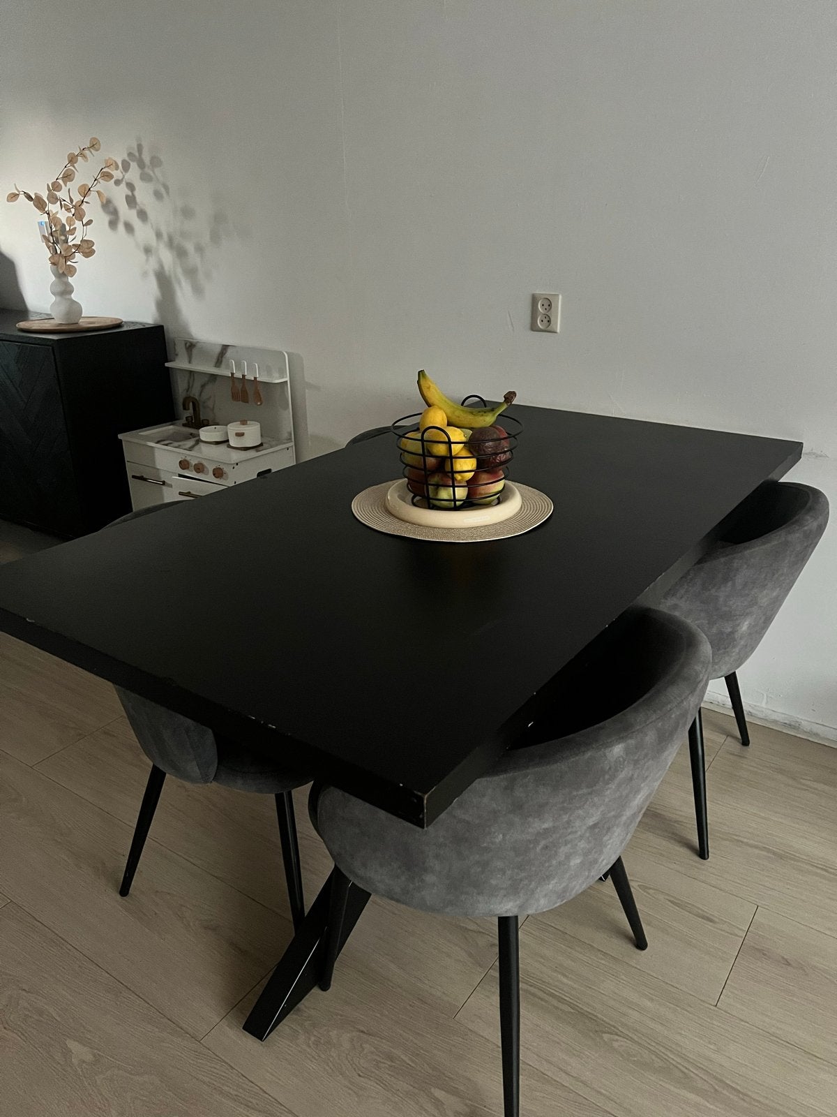 Zwarte eettafel 160 cm met spinpoot - opknapper, Ophalen, Gebruikt, 150 tot 200 cm, Vier personen
