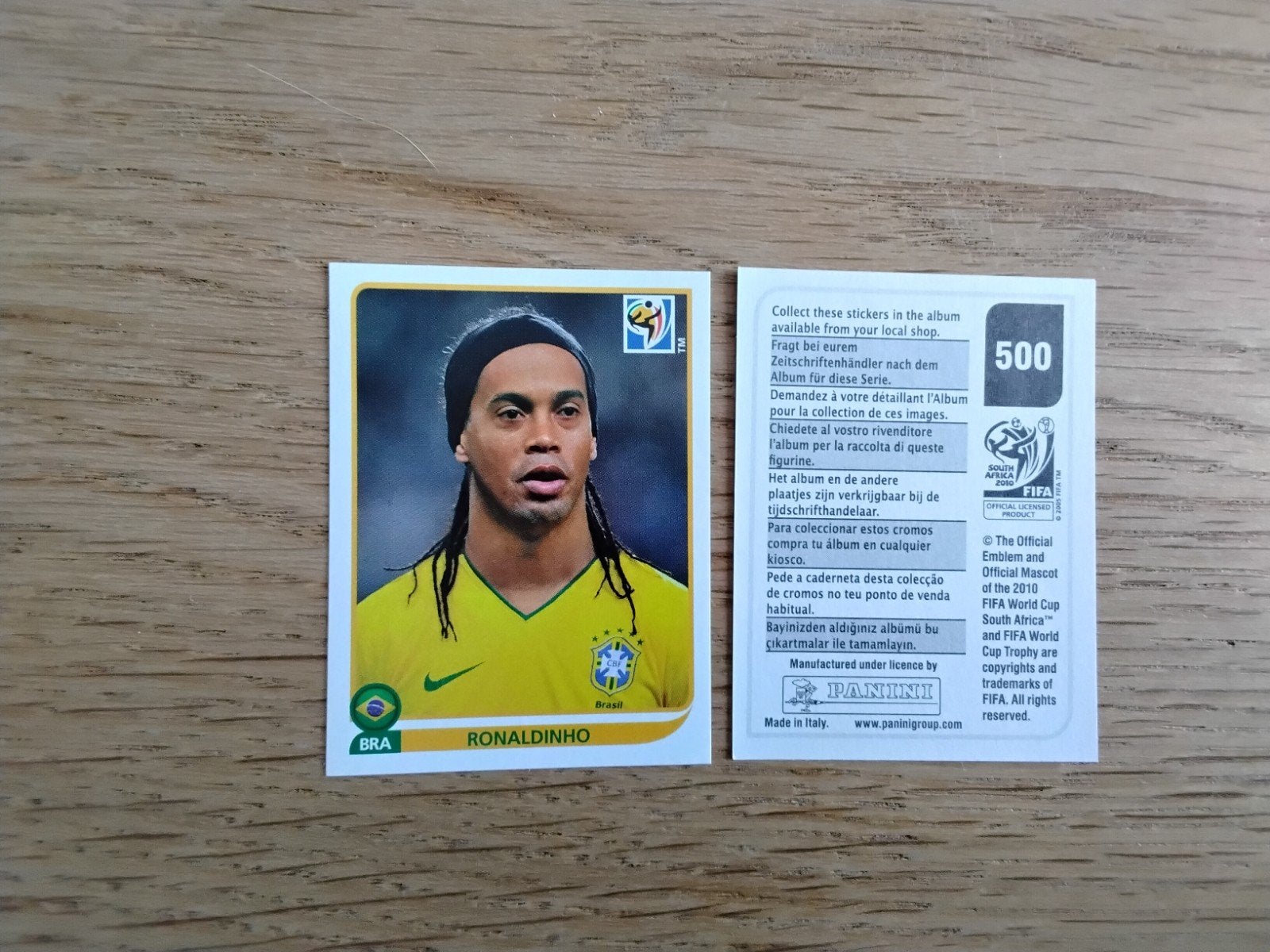 Panini WK 2010 Sticker Ronaldinho (Brazilië) #500, Ophalen of Verzenden, Zo goed als nieuw, Poster, Plaatje of Sticker