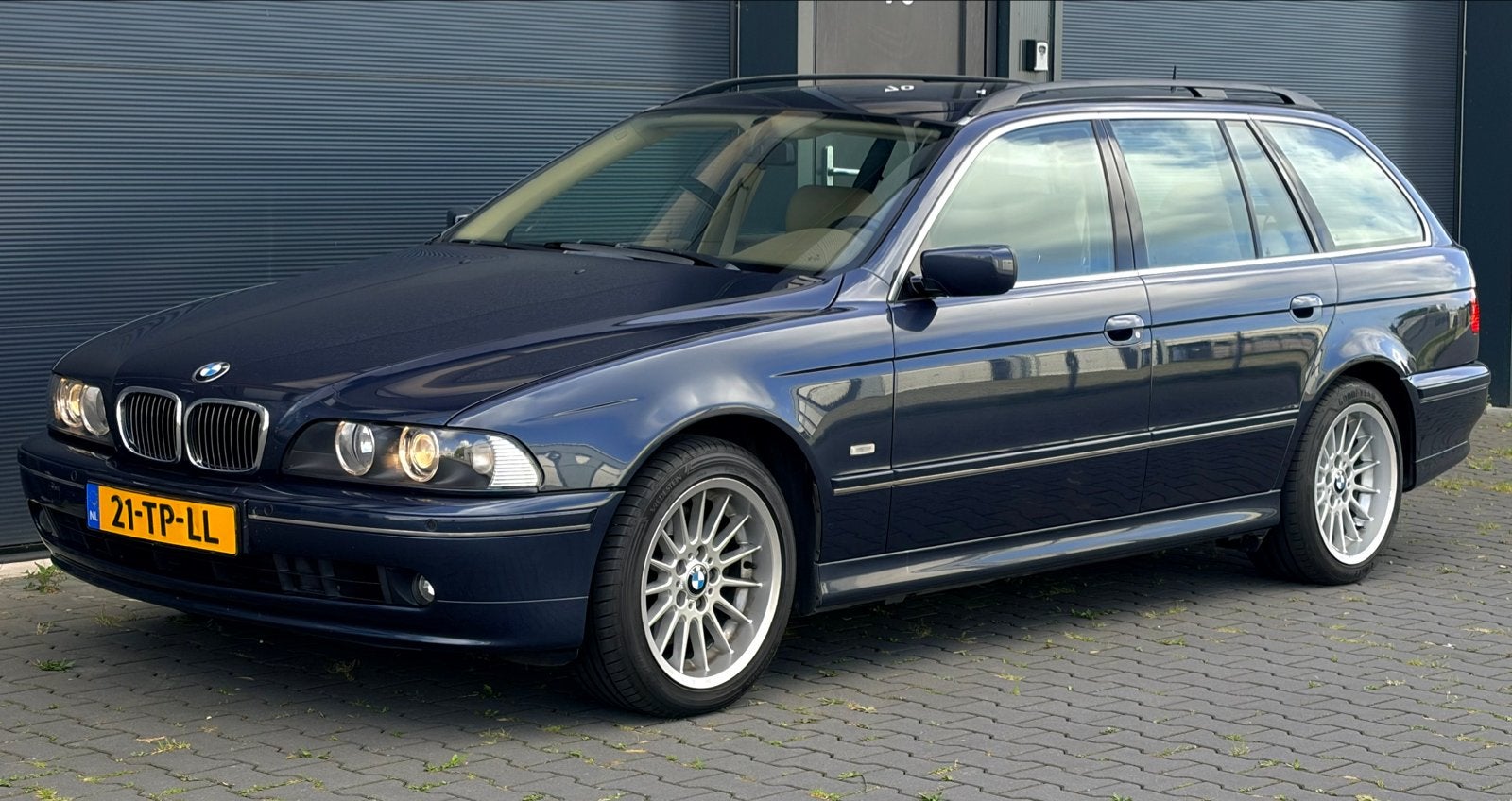 Zeer nette BMW 5-Serie 4.4 I V8 540 Touring • Young Timer •, Automaat, 2000 kg, Blauw, 5-Serie