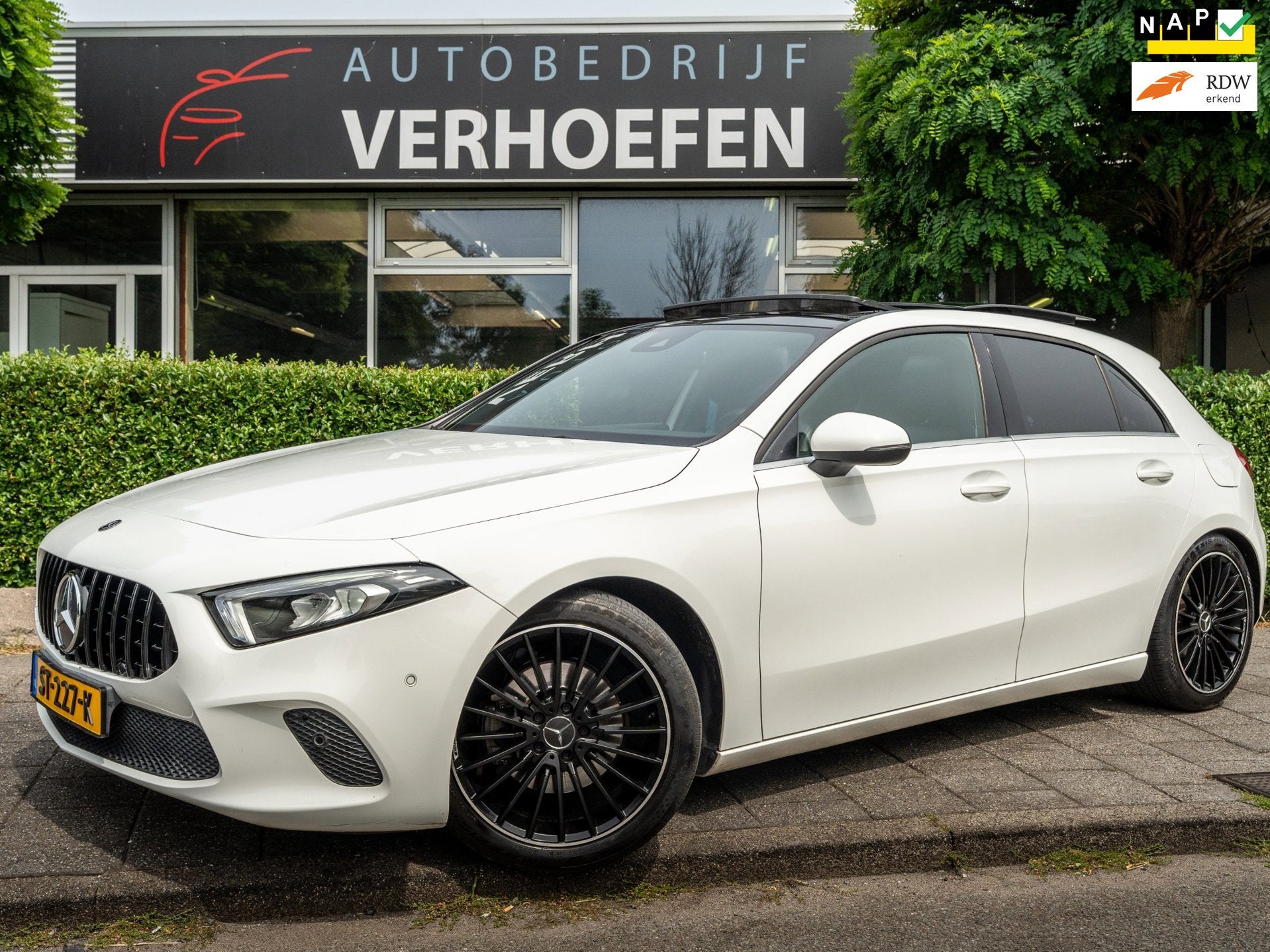 Mercedes-Benz A-klasse 200 Launch Edition - PANORAMADAK - ZW, Auto's, Lichtsensor, Gebruikt, 4 cilinders, Bedrijf