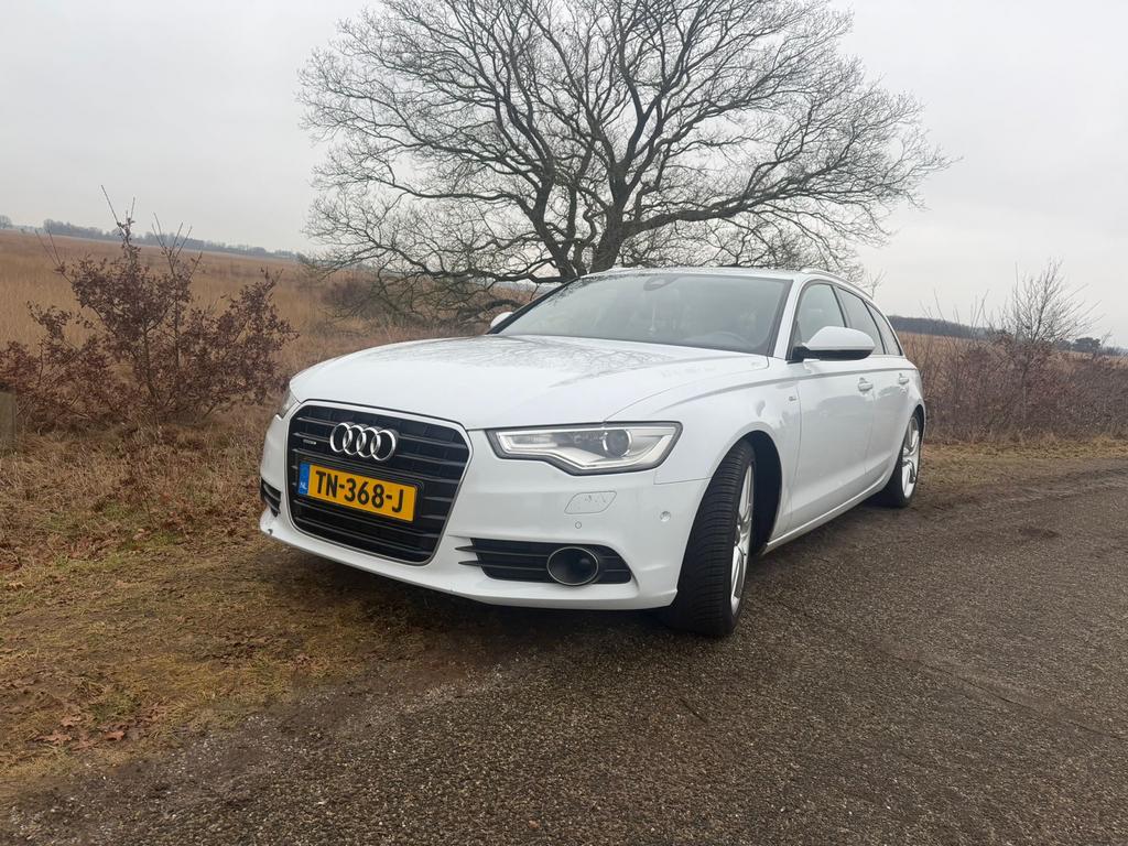 Audi A6 3.0TDI 180KW Avant Quat S-tr 2013 Wit, Auto's, Automaat, Zwart, 2000 kg, Leder en Stof