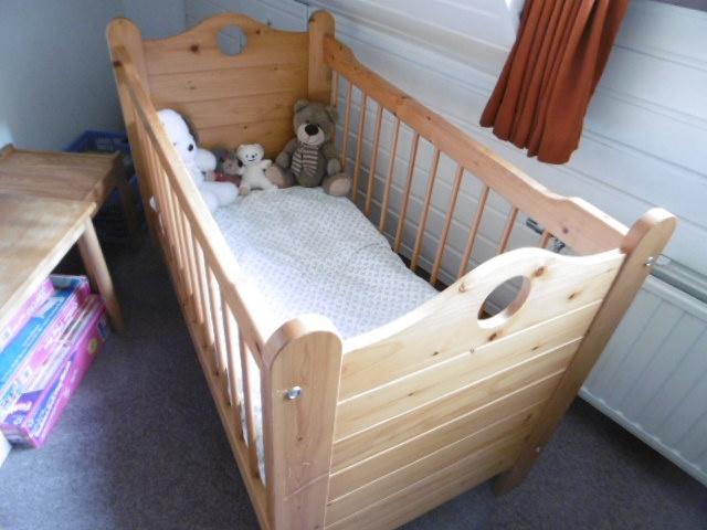Kinderledikantje van Ikea, Kinderen en Baby's, Babywiegjes en Ledikanten, Ophalen, Gebruikt, Ledikant