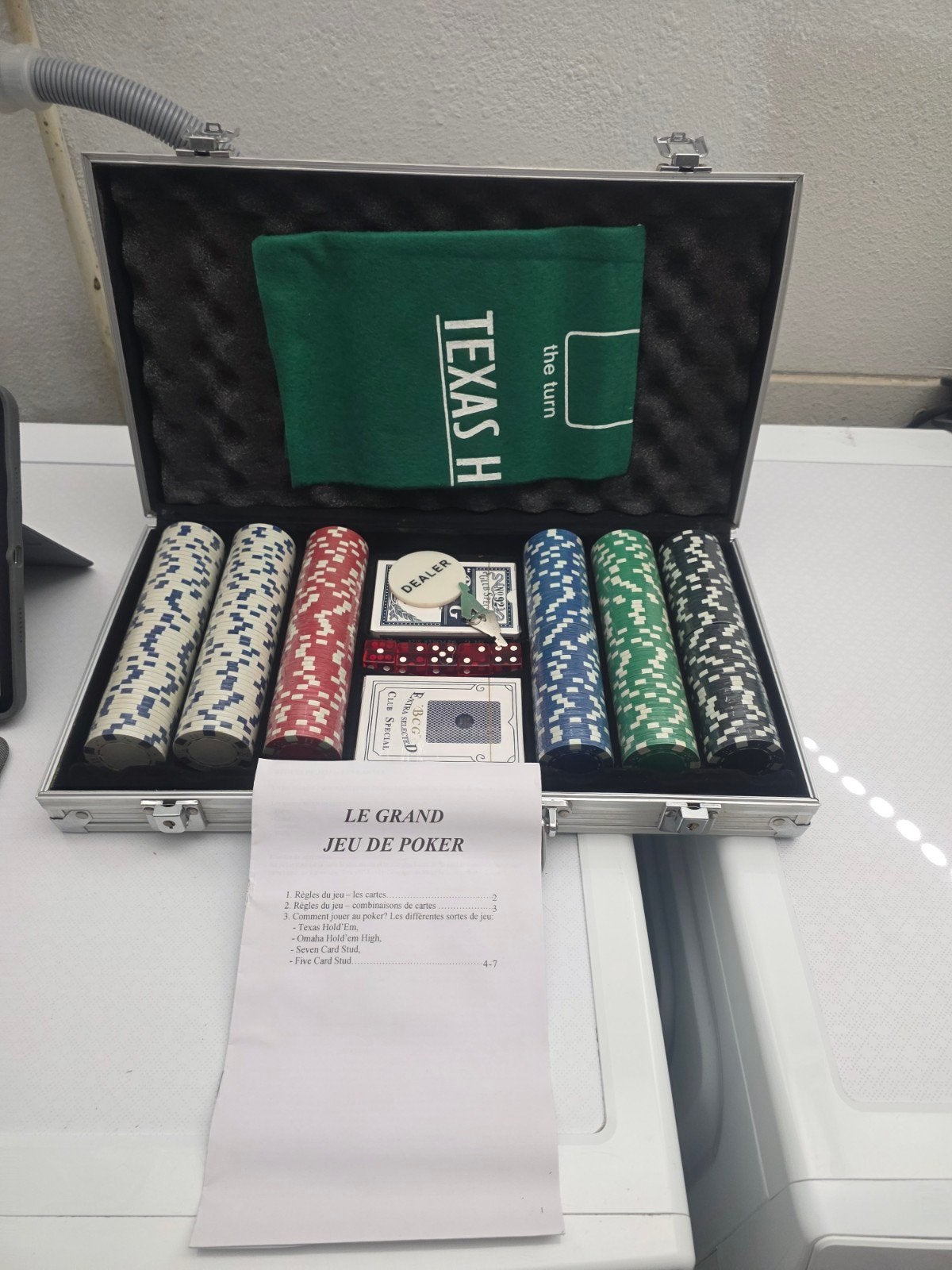 Compleet Pokerset in Afsluitbare Koffer, Hobby en Vrije tijd, Gezelschapsspellen | Kaartspellen, Vijf spelers of meer, Ophalen of Verzenden