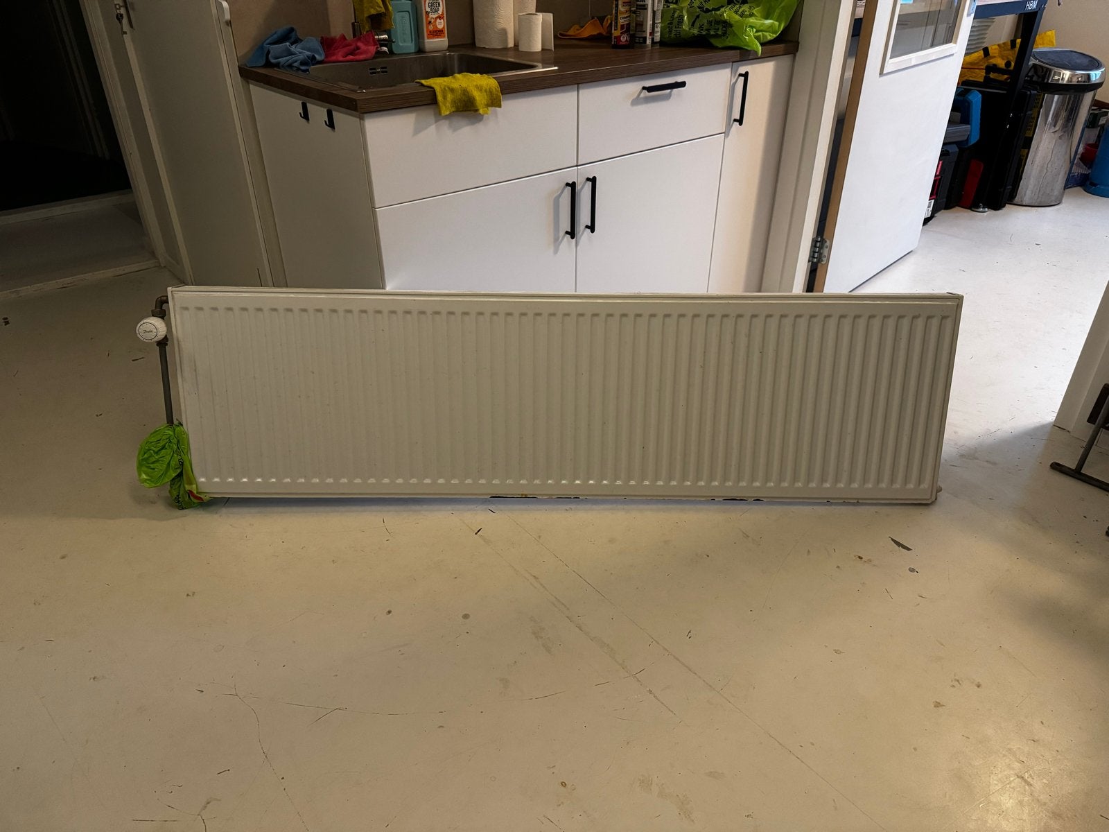 Witte radiator met beugels, Ophalen, 30 tot 80 cm, Radiator, 150 cm of meer