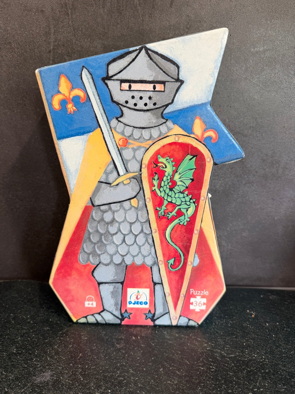 Djeco Puzzel De Ridder en de Draak - Compleet, Kinderen en Baby's, Speelgoed | Kinderpuzzels, Gebruikt, 4 tot 6 jaar, 10 tot 50 stukjes