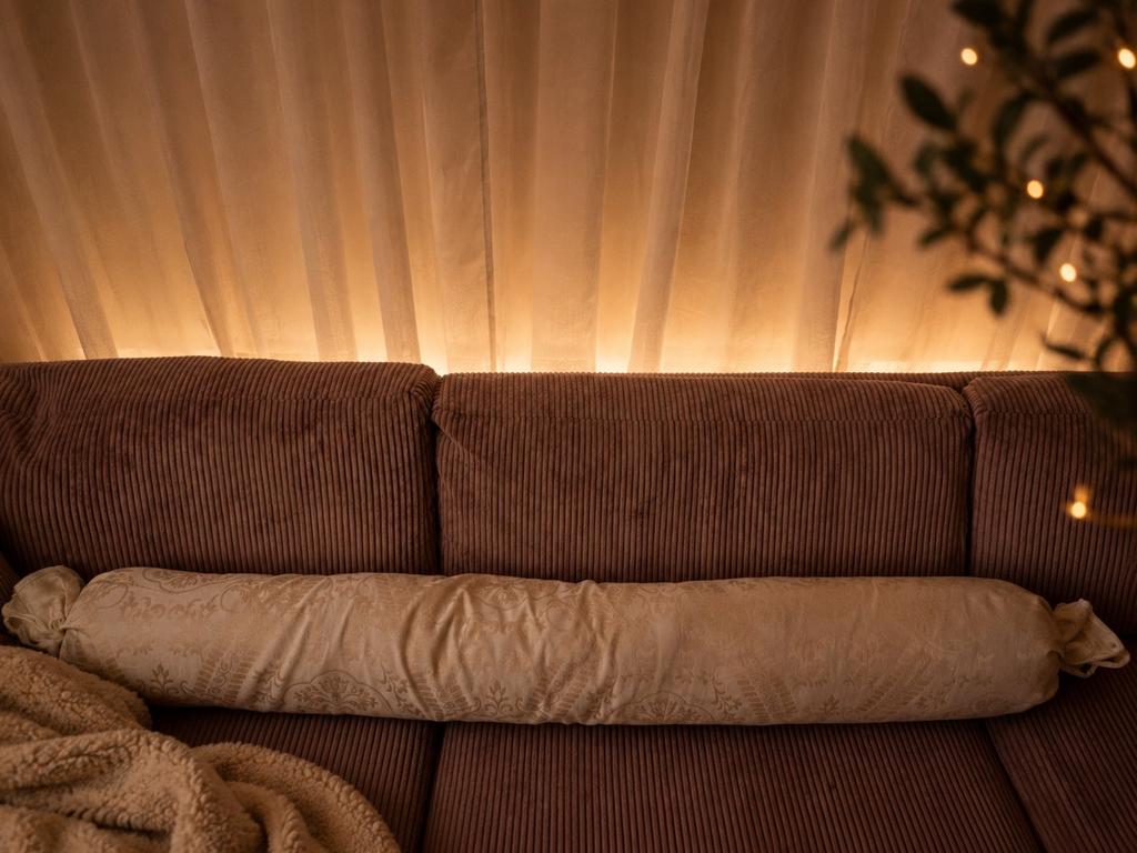 Decoratieve rolkussen met patroon - Beige, Ophalen of Verzenden, Zo goed als nieuw, Beige, Cilindervormig