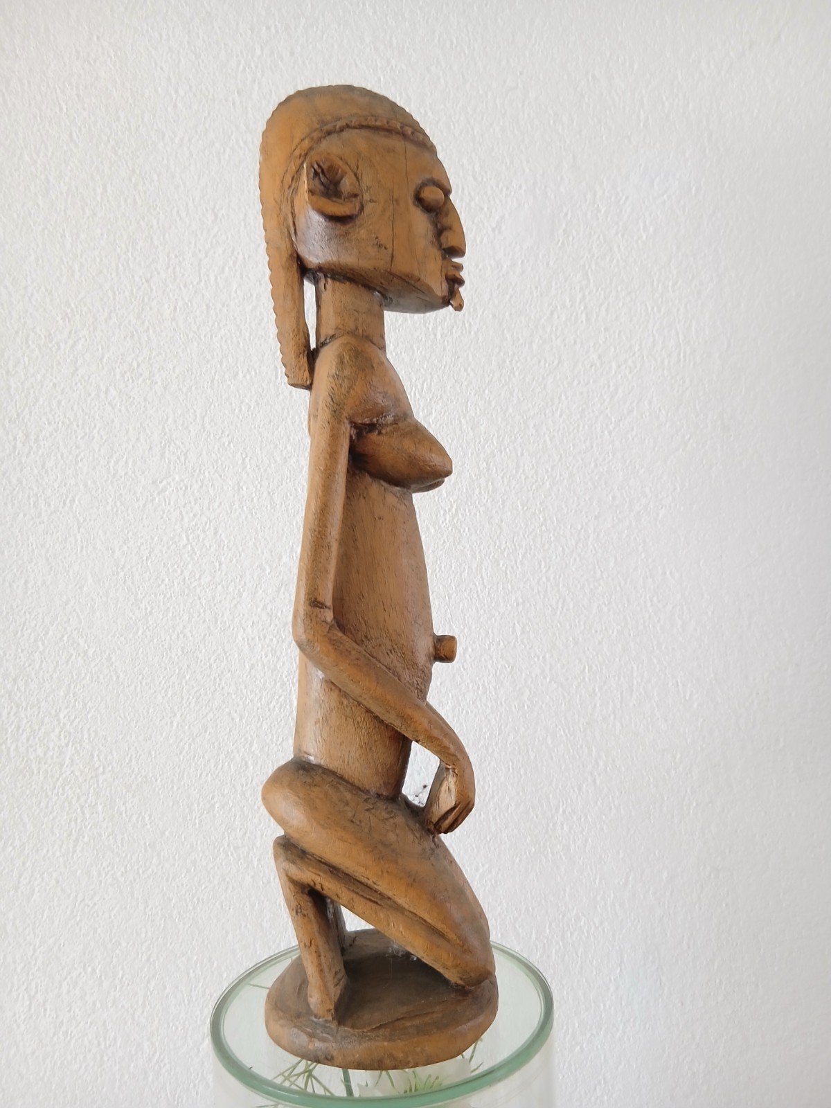 Dogon Mali ? Afrikaans houten beeld knielende vrouw, Ophalen of Verzenden