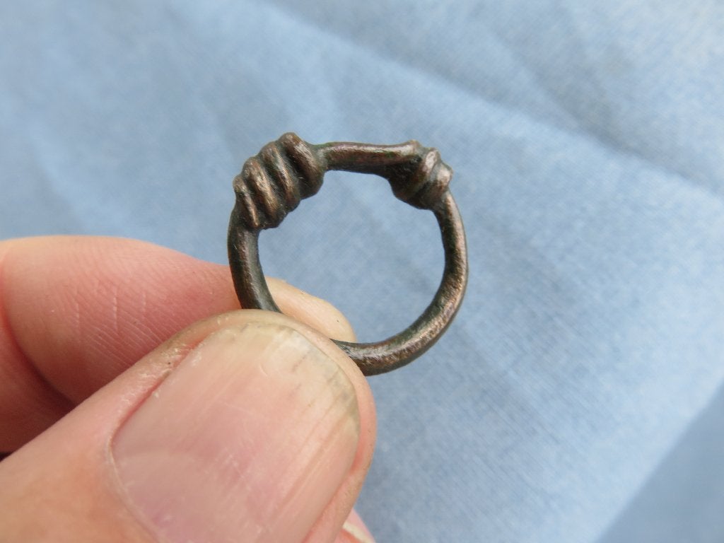 Keltische ring . koper - ca. 1e - 2e eeuw B.C. - bodemvondst, Ophalen of Verzenden, Koper, Ring