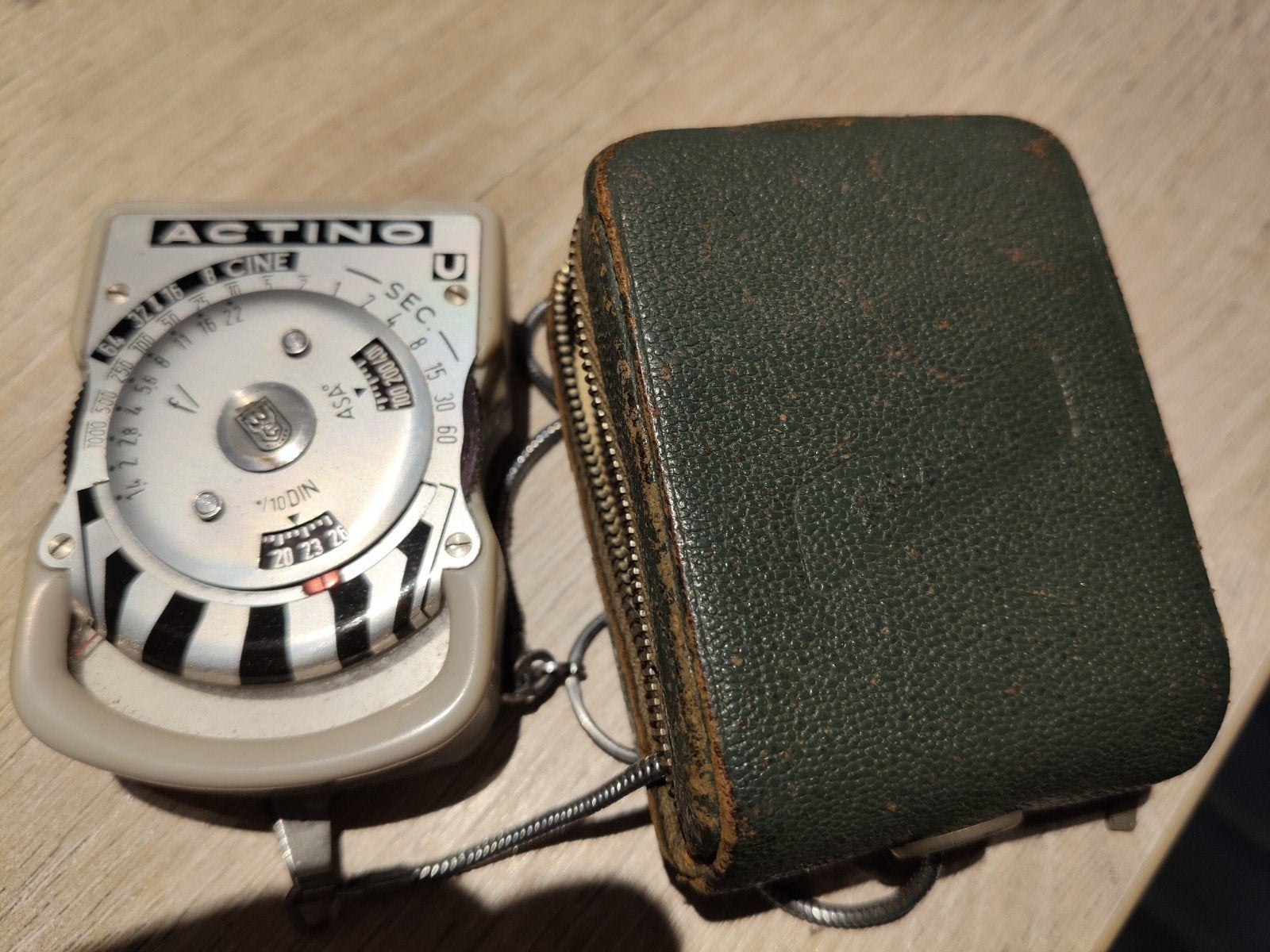 Actino U Lichtmeter met etui - Vintage Belichtingsmeter, Overige merken, Lichtmeter, Ophalen of Verzenden, Gebruikt