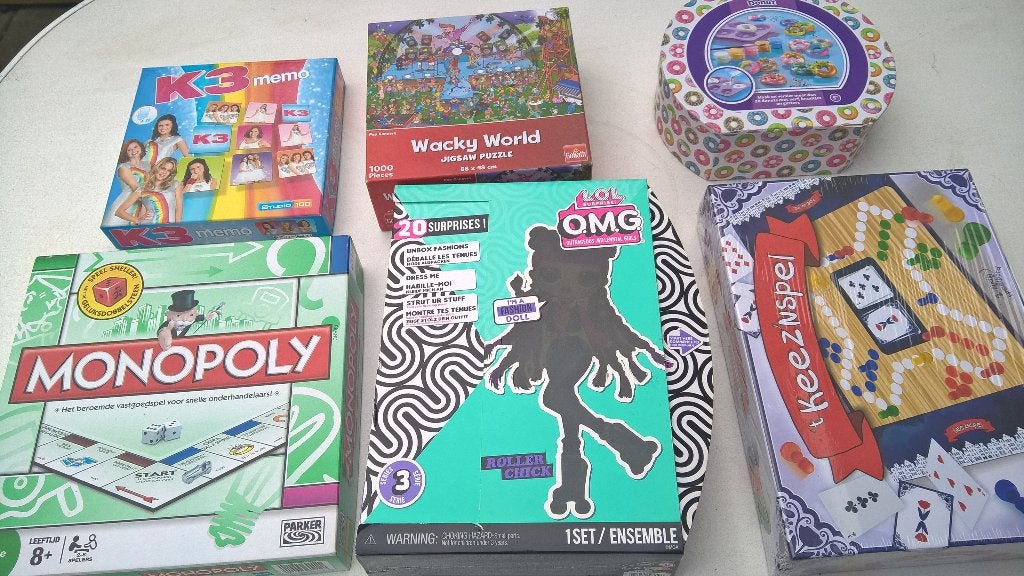 TE koop aangeboden mooi spelen nieuw doe gepast bod., Ophalen of Verzenden, Nieuw