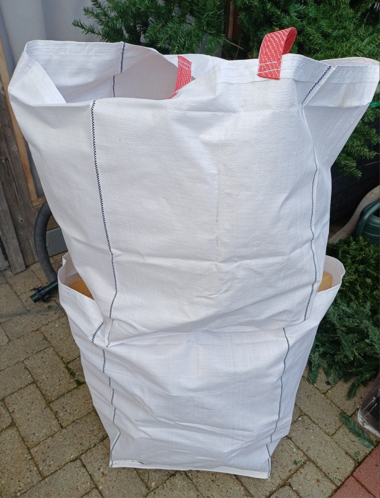 2 zakken a 150 liter schoon brandhout, Minder dan 3 m³, Ophalen