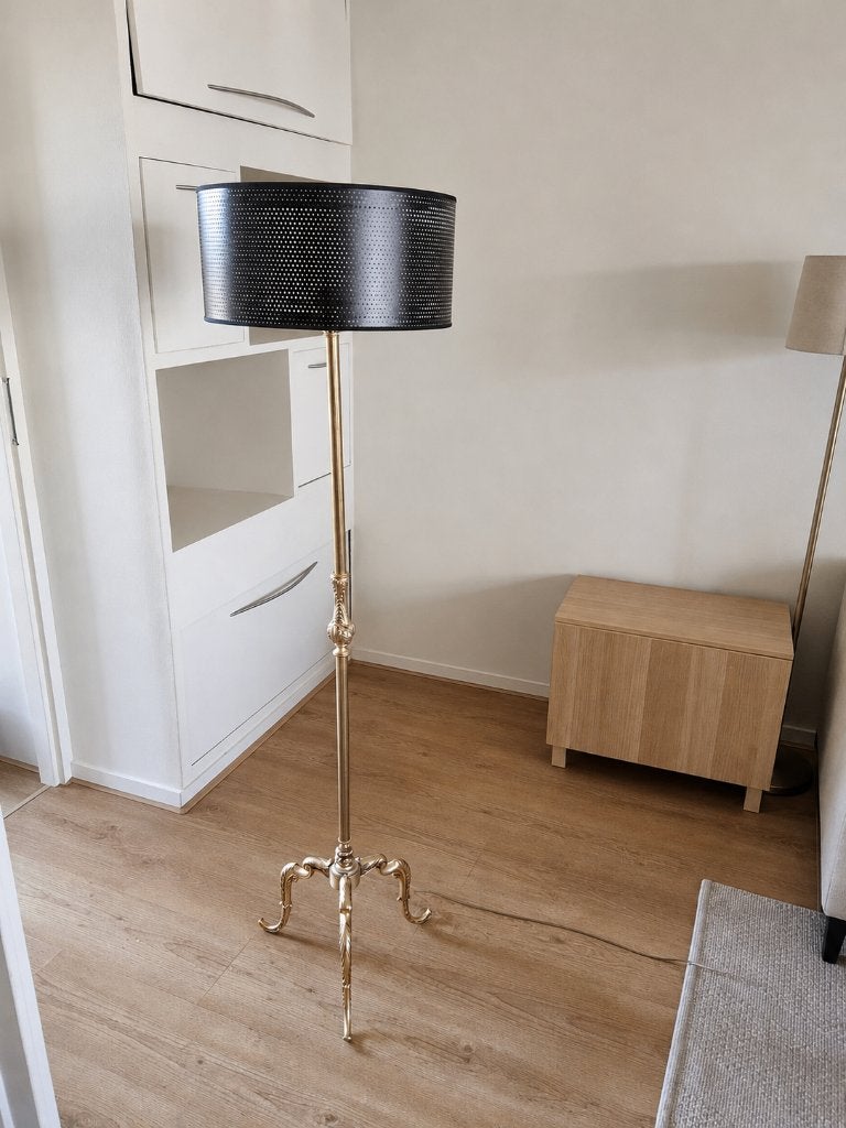 Vintage staande lamp met zwarte geperforeerde lampenkap, Ophalen, Zo goed als nieuw, E27 (groot), 100 tot 150 cm