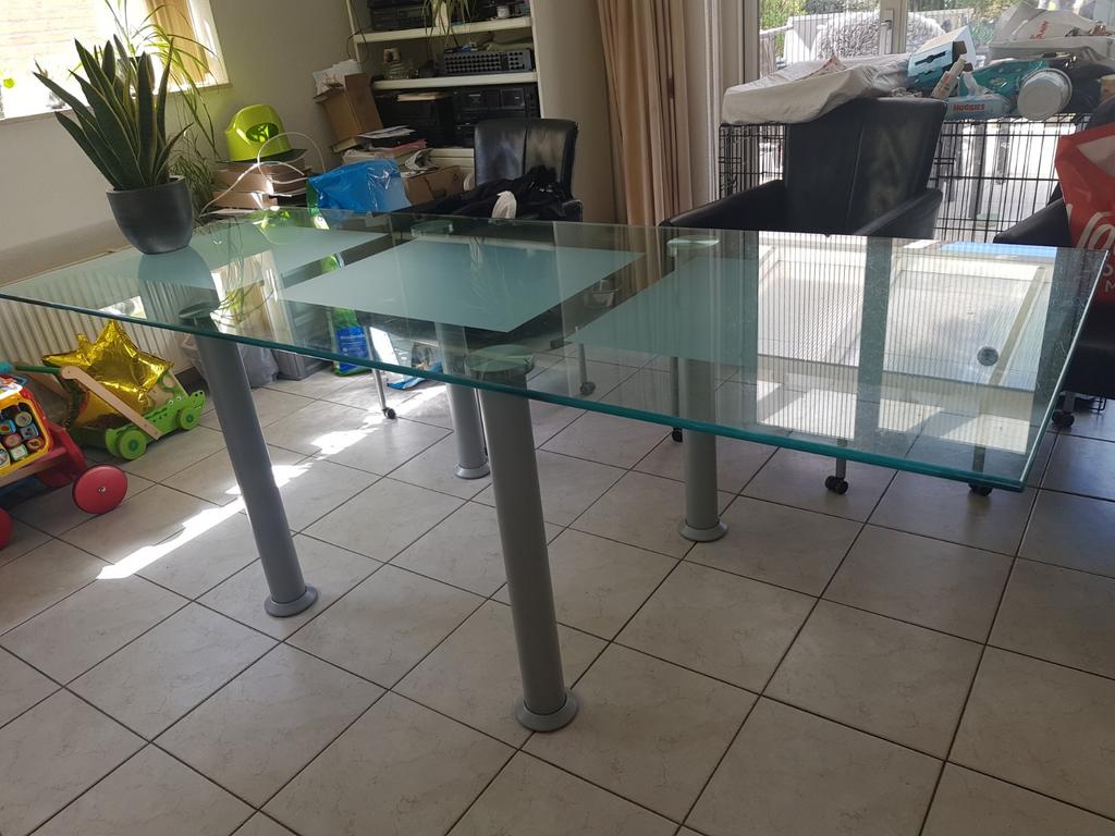 Moderne Glazen eettafel met metaallook poten, Ophalen, Rechthoekig, 50 tot 100 cm