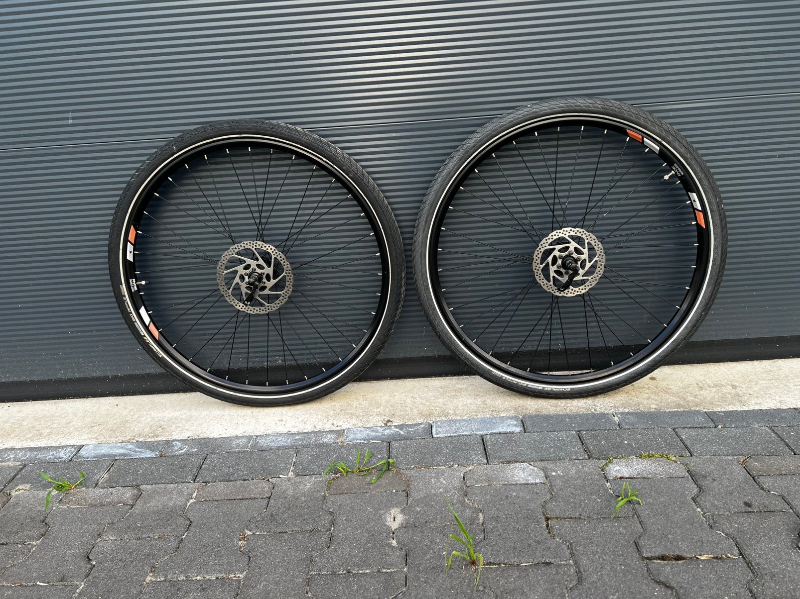 Wielset schrijfrem zwart met banden schwalbe, Fietsen en Brommers, Fietsonderdelen, Wiel, Ophalen of Verzenden, Zo goed als nieuw