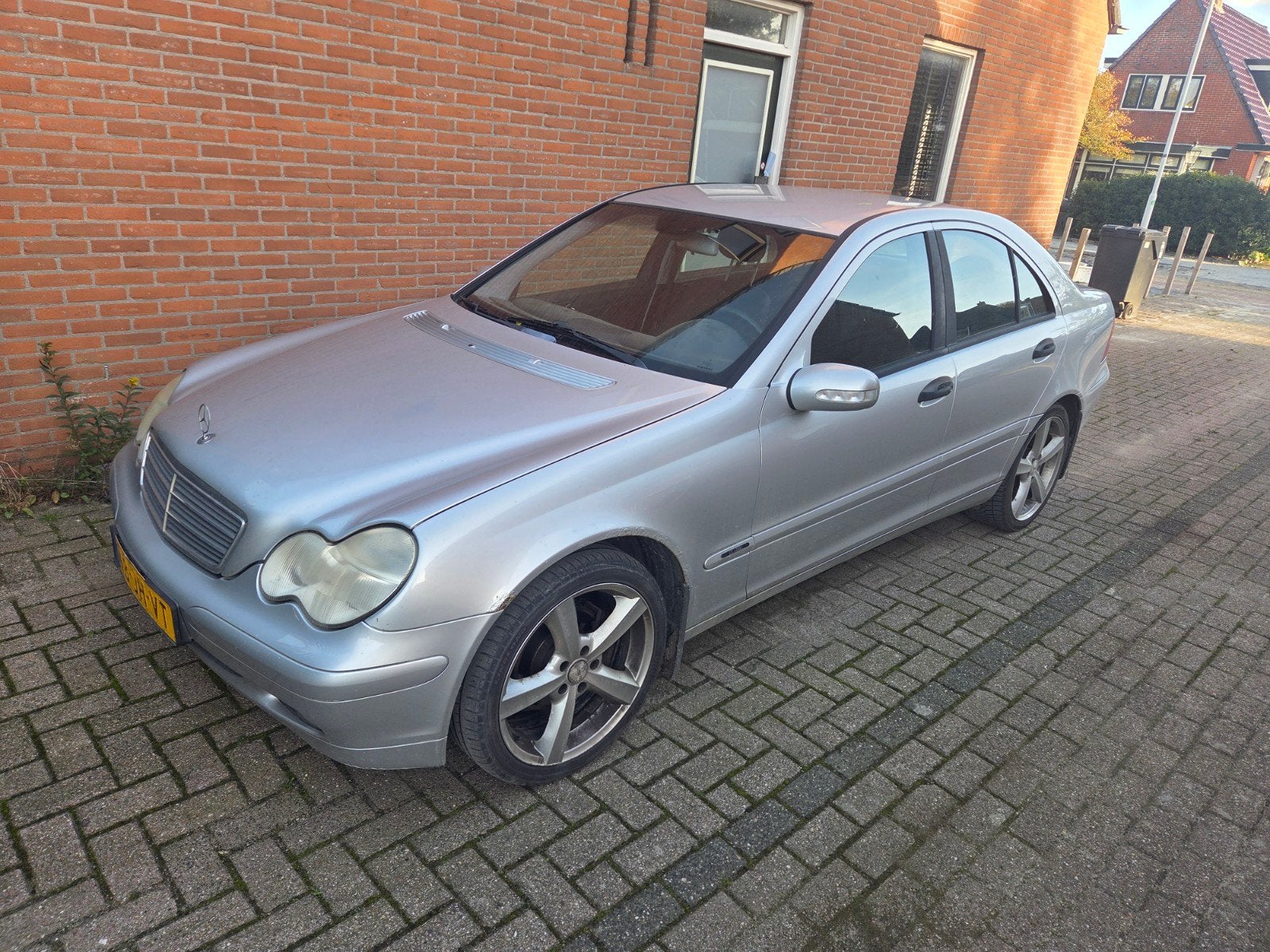 Mercedes-Benz C-Klasse 2.0 C180 Sedan 2002 Grijs, 1355 kg, 1998 cc, Achterwielaandrijving, 4 cilinders