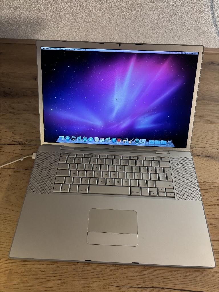 Apple Macbook Pro 17” - zilver & met lader, Ophalen, Apple